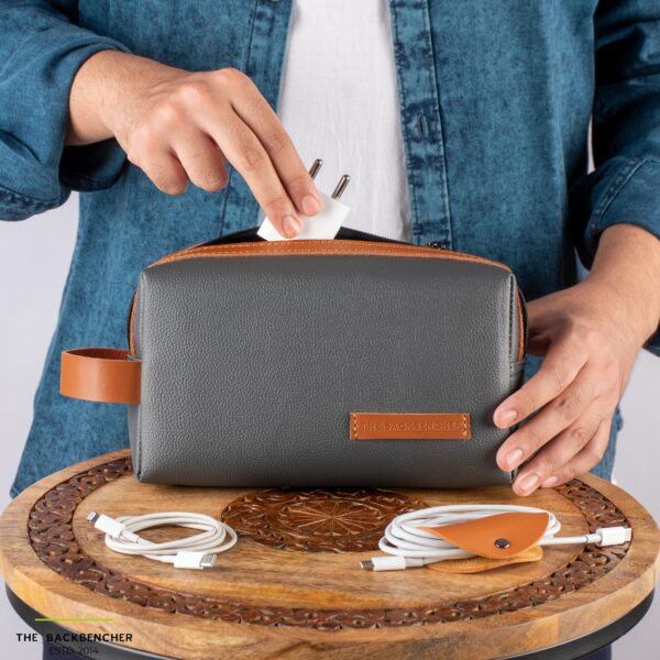 Essential Multi Utility Dopp Kit